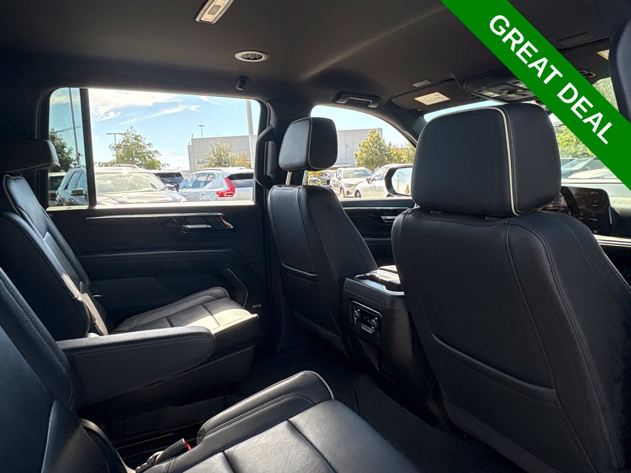 Used 2025 Chevrolet Suburban Premier AWD/4WD image 13