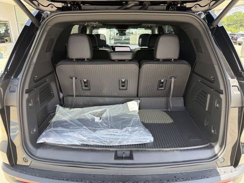 New 2026 Chevrolet Traverse LT w/ Sun and Wheel Package AWD/4WD image 26