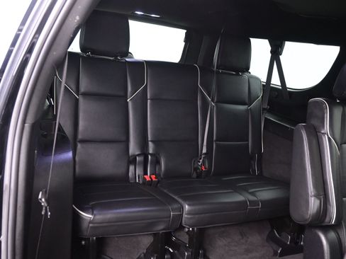Used 2023 Cadillac Escalade ESV Premium Luxury AWD/4WD image 18