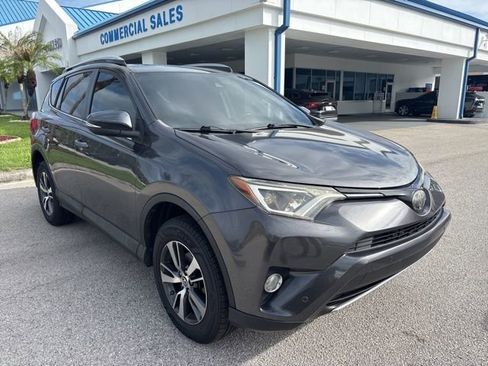 Used 2018 Toyota RAV4 XLE image 3