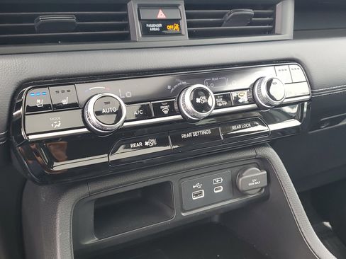 Used 2023 Honda Pilot Elite image 28