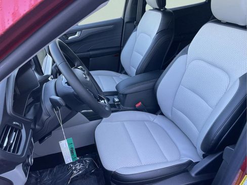 Used 2024 Ford Escape SE FWD image 17
