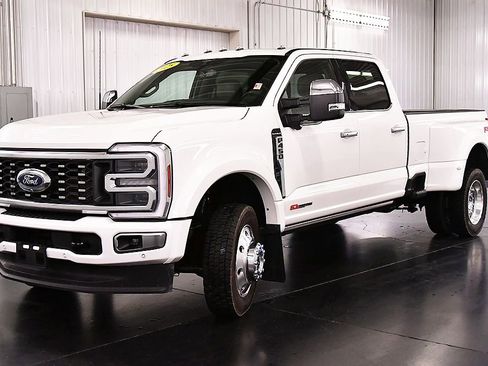 Used 2025 Ford F450 Platinum w/ Platinum Plus Package AWD/4WD image 3