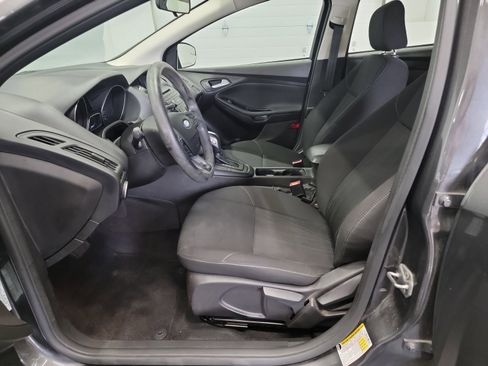 Used 2016 Ford Focus SE w/ Reverse Sensing Package FWD image 12