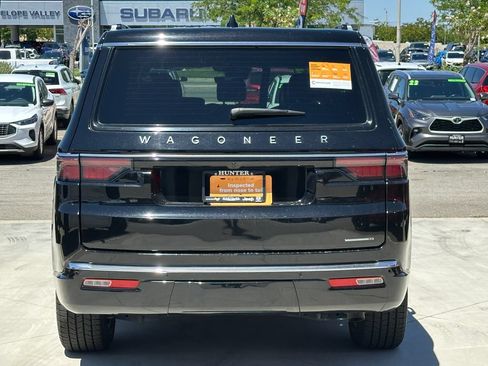 Certified 2024 Jeep Wagoneer Series II w/ Flexible Seating Group RWD image 6
