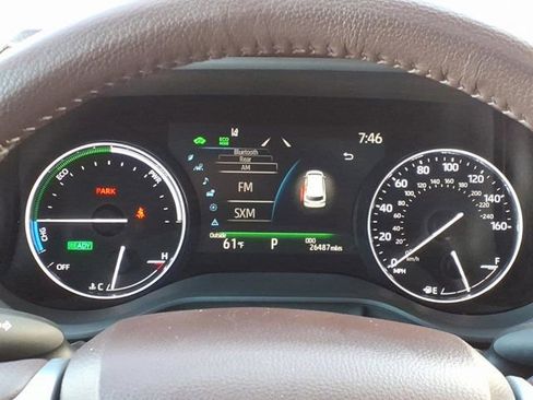 Used 2021 Toyota Sienna Platinum image 12