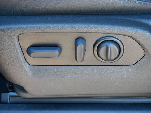 Used 2022 Chevrolet Silverado 3500 LTZ w/ LTZ Convenience Package image 16