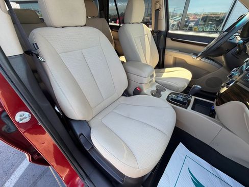 Used 2012 Hyundai Santa Fe GLS AWD/4WD image 12
