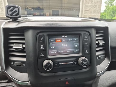Used 2019 RAM 1500 Big Horn AWD/4WD image 16