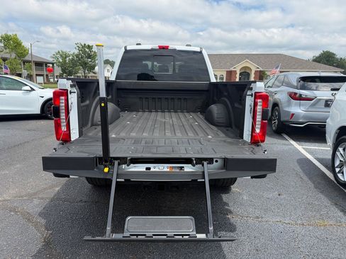 Used 2024 Ford F250 Lariat w/ Lariat Ultimate Package AWD/4WD image 11