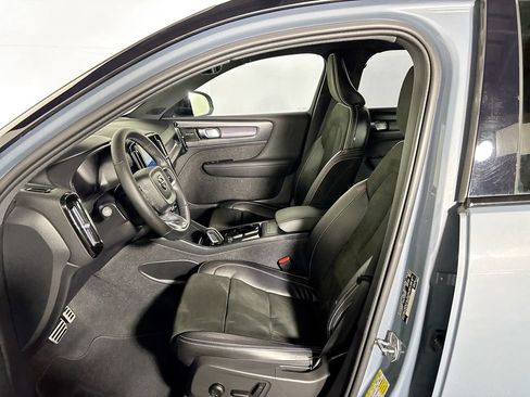 Used 2022 Volvo XC40 P8 Recharge Ultimate AWD/4WD image 11
