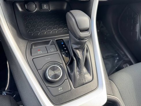 Used 2020 Toyota RAV4 LE w/ All Weather Liner Package AWD/4WD image 25