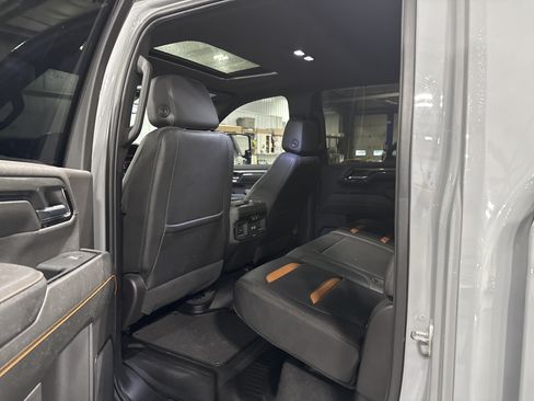 Used 2024 GMC Sierra 2500 AT4 w/ AT4 Premium Plus Package AWD/4WD image 3