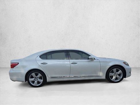 Used 2011 Lexus LS 460 L w/ Luxury Pkg RWD image 4