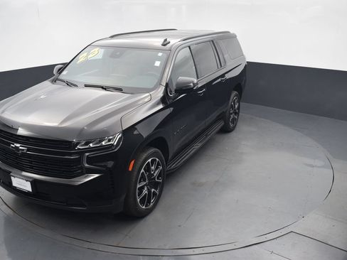 Used 2023 Chevrolet Suburban RST w/ Luxury Package AWD/4WD image 43