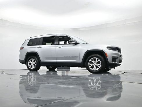 Used 2021 Jeep Grand Cherokee L Limited image 32