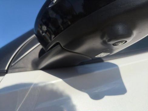 Used 2019 Nissan Kicks SR w/ SR Premium Package FWD image 41