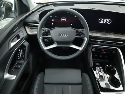 Certified 2025 Audi Q5 Premium Plus w/ Premium Plus image 12