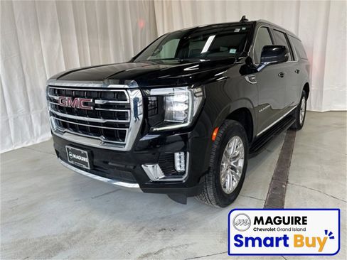 Used 2022 GMC Yukon XL SLT w/ SLT Premium Package image 1
