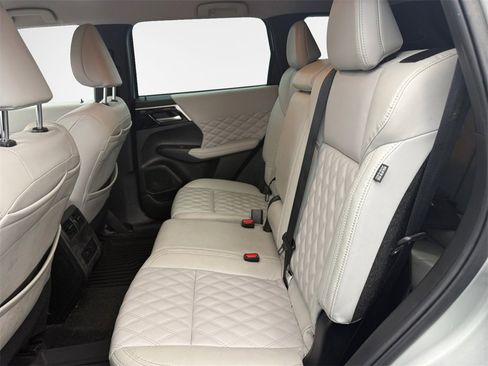 Used 2022 Mitsubishi Outlander SEL image 23