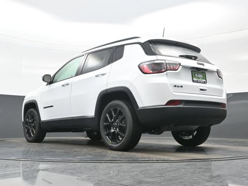 New 2026 Jeep Compass Latitude AWD/4WD image 16