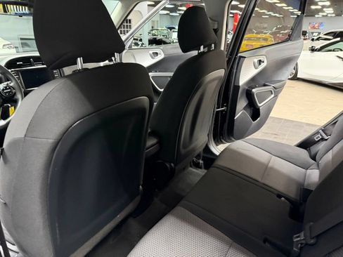 Used 2023 Kia Soul LX w/ Option Group 015 FWD image 34