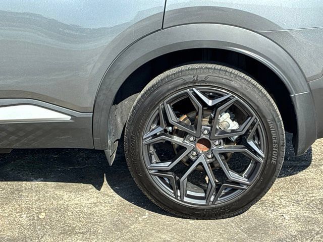 Used 2025 Nissan Kicks SR FWD image 12