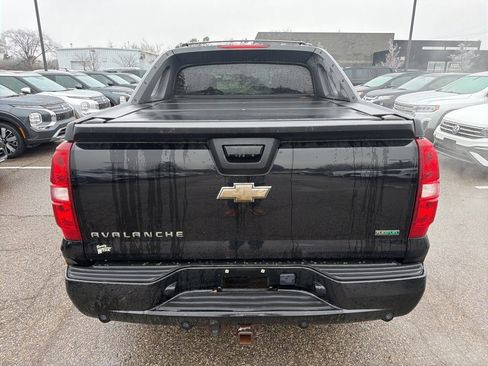 Used 2011 Chevrolet Avalanche LT w/ Suspension Package, Off-Road image 6