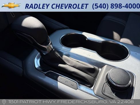 Used 2025 Chevrolet Blazer LT FWD image 11