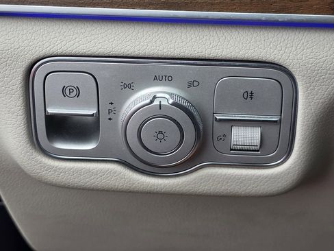 Used 2023 Mercedes-Benz GLE 450 4MATIC image 33