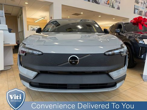 New 2026 Volvo EX30 Cross Country Ultra image 3