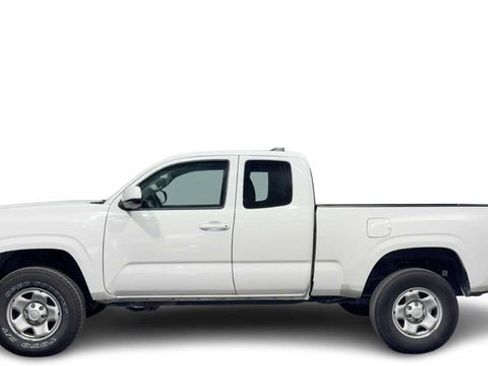 Used 2022 Toyota Tacoma SR w/ SR Convenience Package AWD/4WD image 1