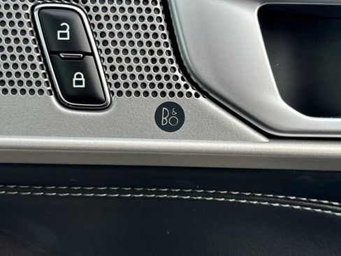 Used 2023 Ford Explorer Limited image 26