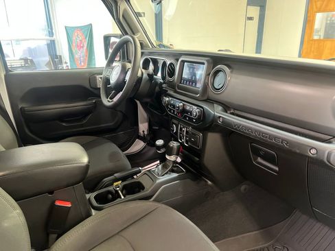 Used 2023 Jeep Wrangler Unlimited Sport AWD/4WD image 39