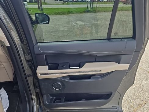 Used 2024 Ford Expedition Max XLT RWD image 21