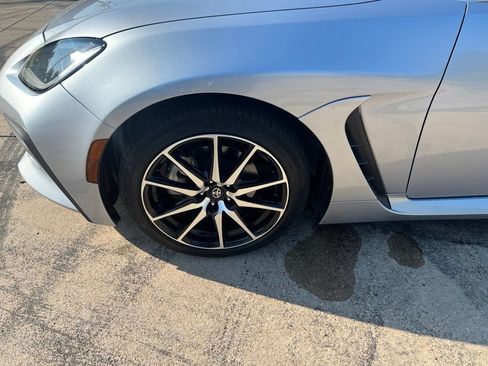Used 2022 Toyota GR86 w/ ALL Weather Mat Package (TMS) RWD image 2