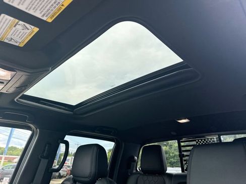 Used 2022 Nissan Frontier PRO-4X w/ Pro-4X Premium Package AWD/4WD image 22