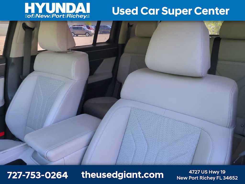 Used 2025 Hyundai Santa Fe SEL FWD image 7