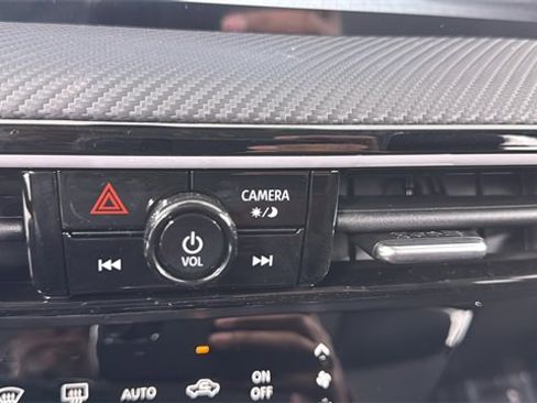 Used 2025 Nissan Kicks SR w/ Illumination Package image 26