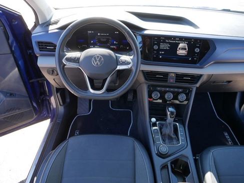 Certified 2023 Volkswagen Taos SE w/ Panoramic Sunroof Package image 21