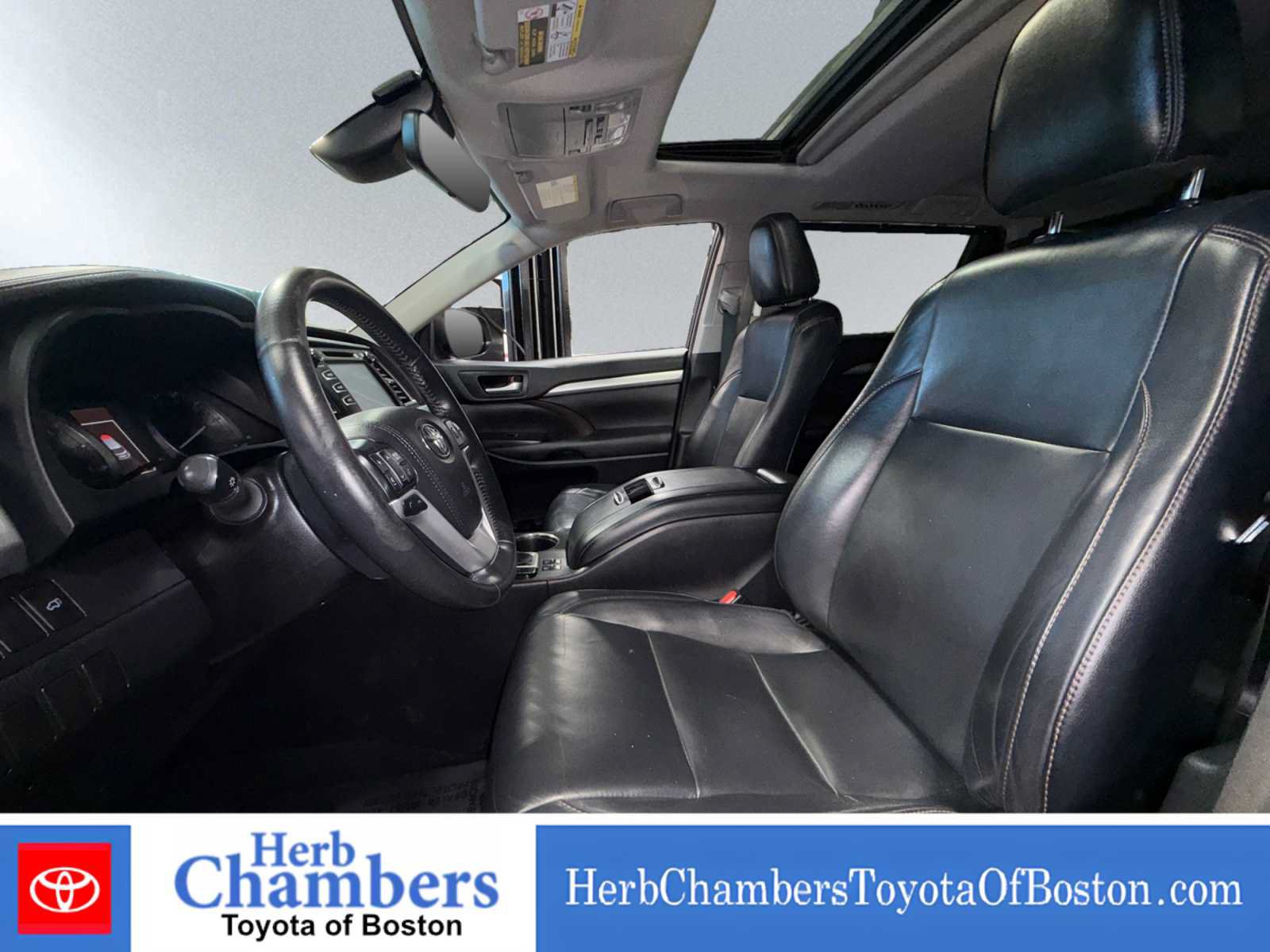 Used 2017 Toyota Highlander XLE AWD/4WD image 1