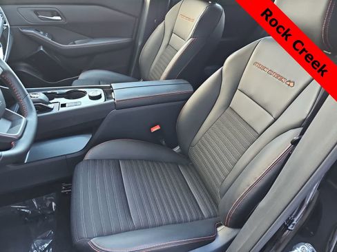 Used 2025 Nissan Rogue SV image 15