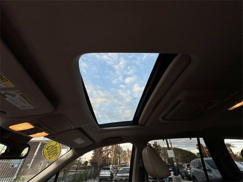 Used 2016 Honda Pilot Touring image 27