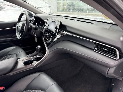 Used 2024 Toyota Camry SE image 35