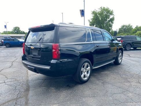 Used 2015 Chevrolet Suburban LTZ RWD image 11