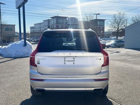 Used 2021 Volvo XC90 T6 Momentum w/ Climate Package image 5