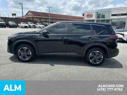 Used 2025 Nissan Rogue SV FWD image 9