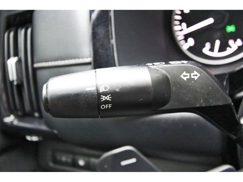 Used 2022 Nissan Pathfinder SV image 15