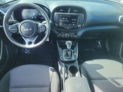 Used 2025 Kia Soul LX FWD image 15