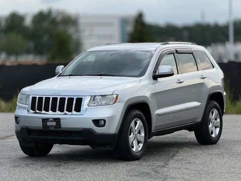 Used 2012 Jeep Grand Cherokee Laredo AWD/4WD image 6